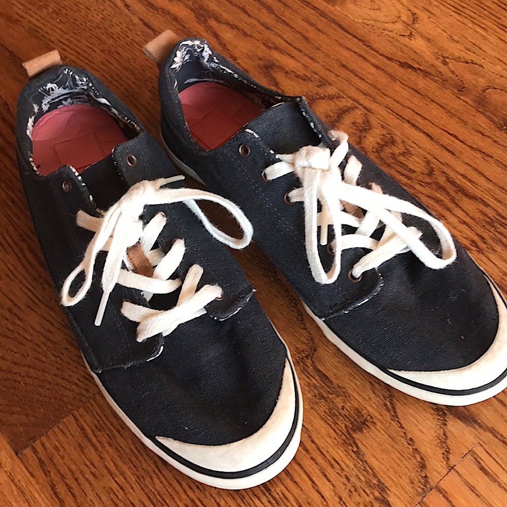 Women's Tennis Shoes Sneakers REEF Size 7.5